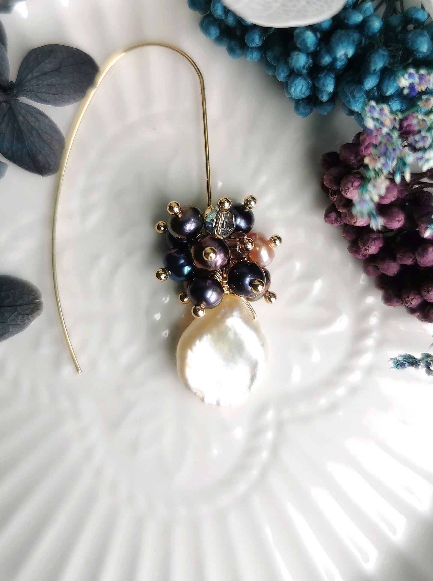 Natural Baroque Petal Pearl and Black Freshwater Pearls Dangle Drop Earrings