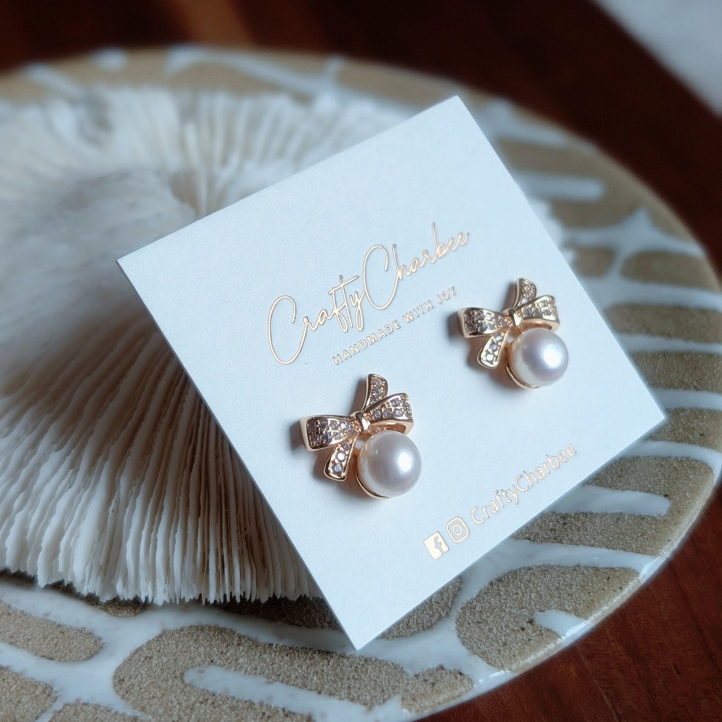 Rhinestone Bow Natural Freshwater Pearl 14K Gold-Plated Stud Earrings (Gold)