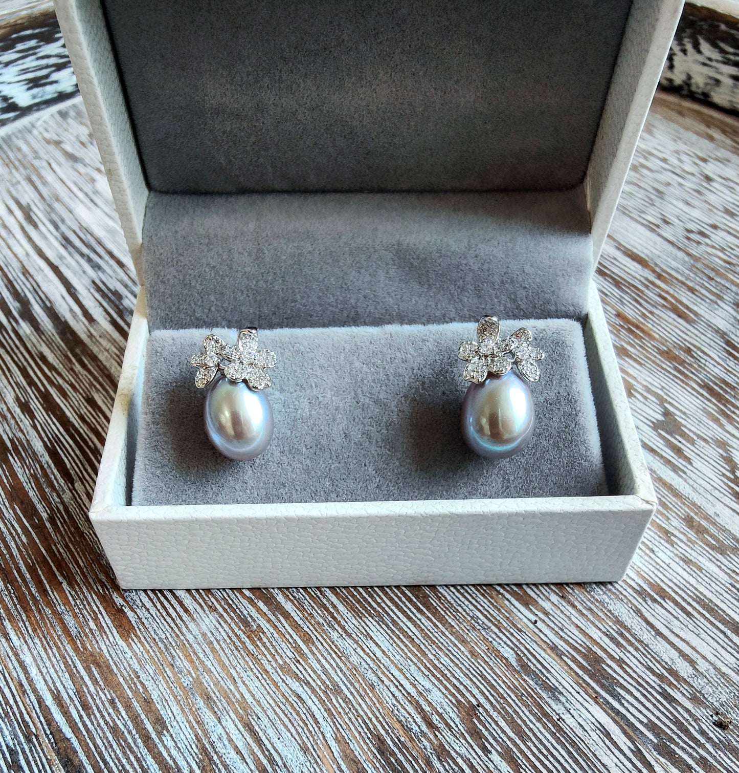Sliver 925 Rhinestone Daisy Sliver Grey Aubergine Pearl Earrings, S925 Collection
