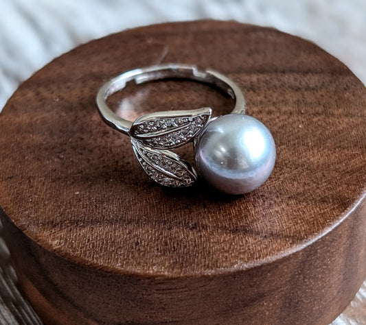 Sliver S925 Grey Freshwater Pearl Rhinestone Leaf Ring, S925 Collection