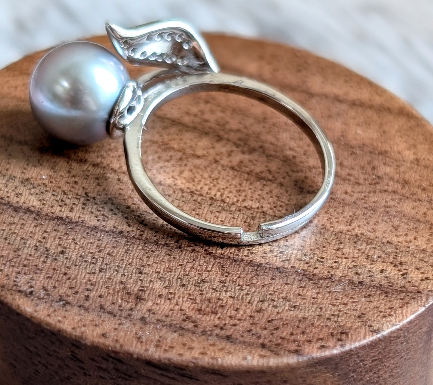 Sliver S925 Grey Freshwater Pearl Rhinestone Leaf Ring, S925 Collection